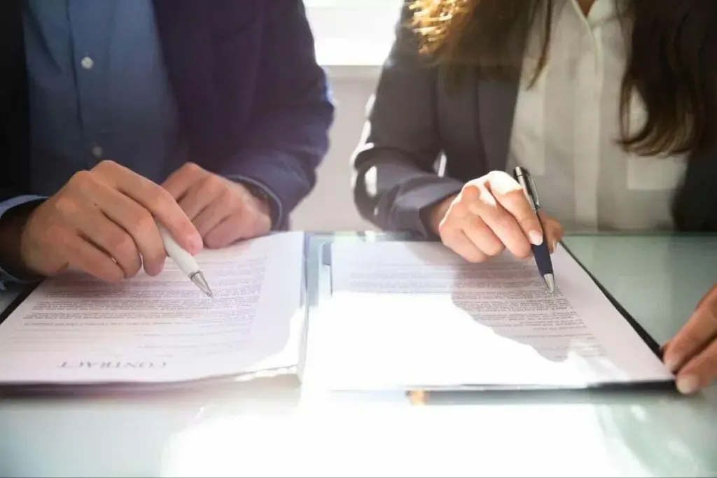 People-review-contract-1024x683.jpg