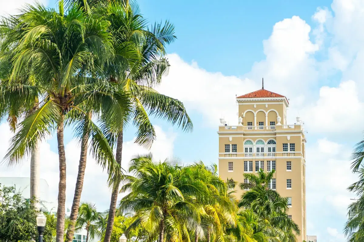 building-of-the-Miami-Beach-Courthouse-on-Washington.jpeg
