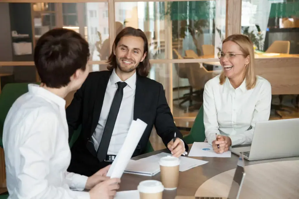 entrepreneurs-talking-to-each-other-1024x683.jpeg