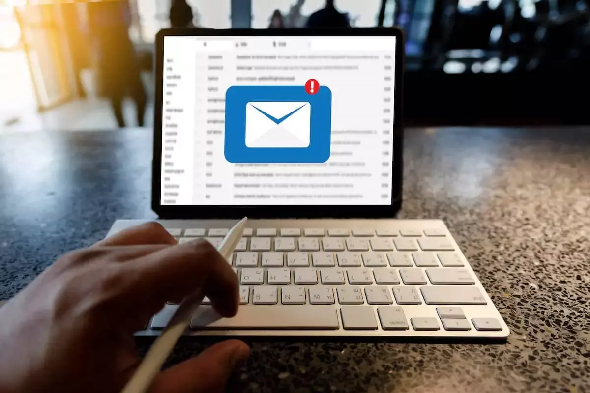 new-email-notification-on-a-tablet.jpeg