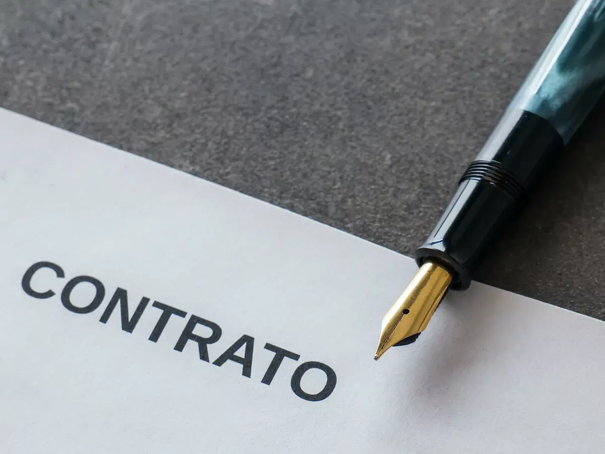 pen-and-contract.jpg