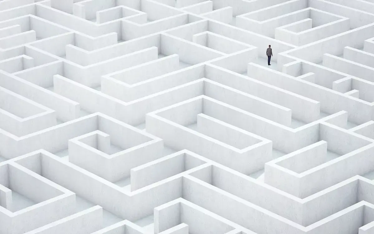 person-solving-a-maze.jpeg-1