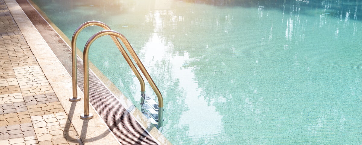 Diamond Resorts maintenance fees 2021: empty swimming pool