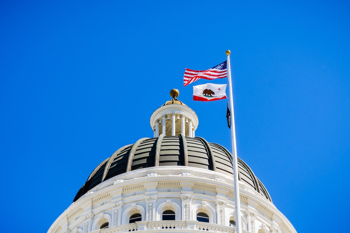 U.S and the California flag at the California State Capitol