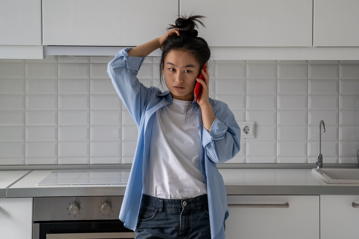 Woman talking on the phone