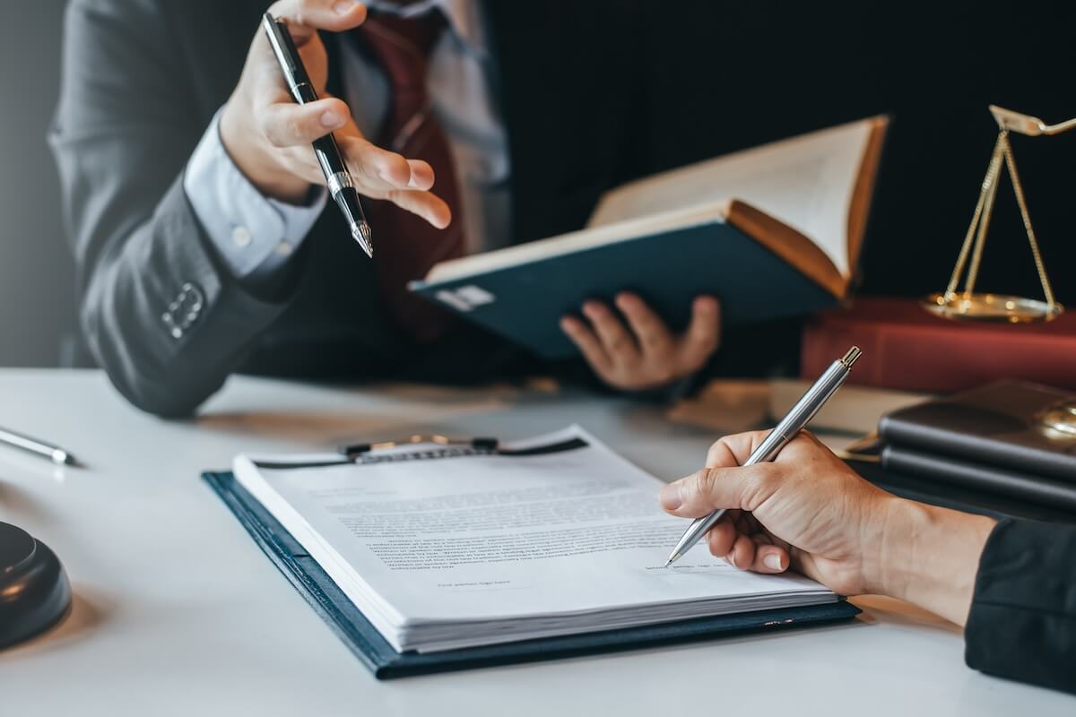 Timeshare owner signing a contract